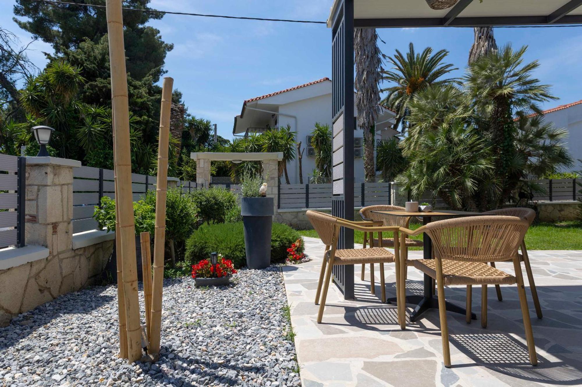 Danae Comfort Living Апартаменты